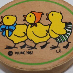 1982 Midwest of Cannon Falls Lynn Gates Wooden Box w/Chicks Quay Twitters Bunny